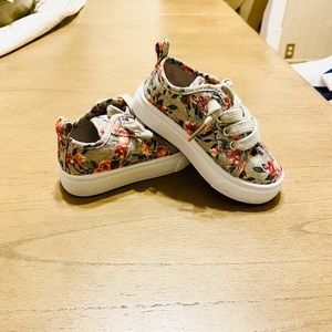 Toddler flower sneakers